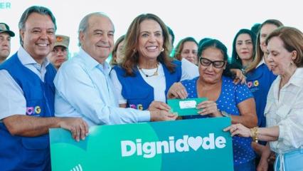 A primeira-dama de Goiás, Gracinha Caiado, inaugura o Goiás Social em Inhumas